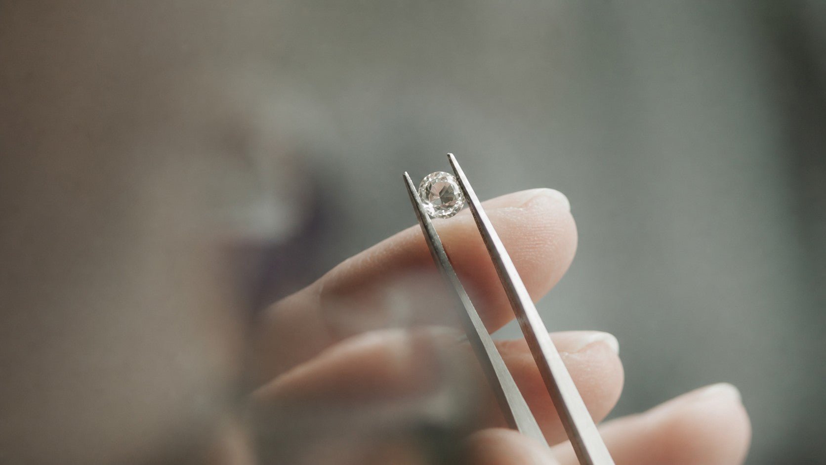 Cómo elegir un diamante: guía completa de las 4 C - CRESBER