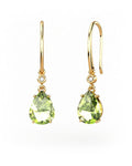 PENDIENTES GAIA GANCHO DE ORO Y DIAMANTES DE 0,01 CT CON PERA FACETADA DE OLIVINA 8X6MM - CRESBER