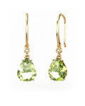 PENDIENTES GAIA GANCHO DE ORO Y DIAMANTES DE 0,01 CT CON PERA FACETADA DE OLIVINA 9X7MM - CRESBER